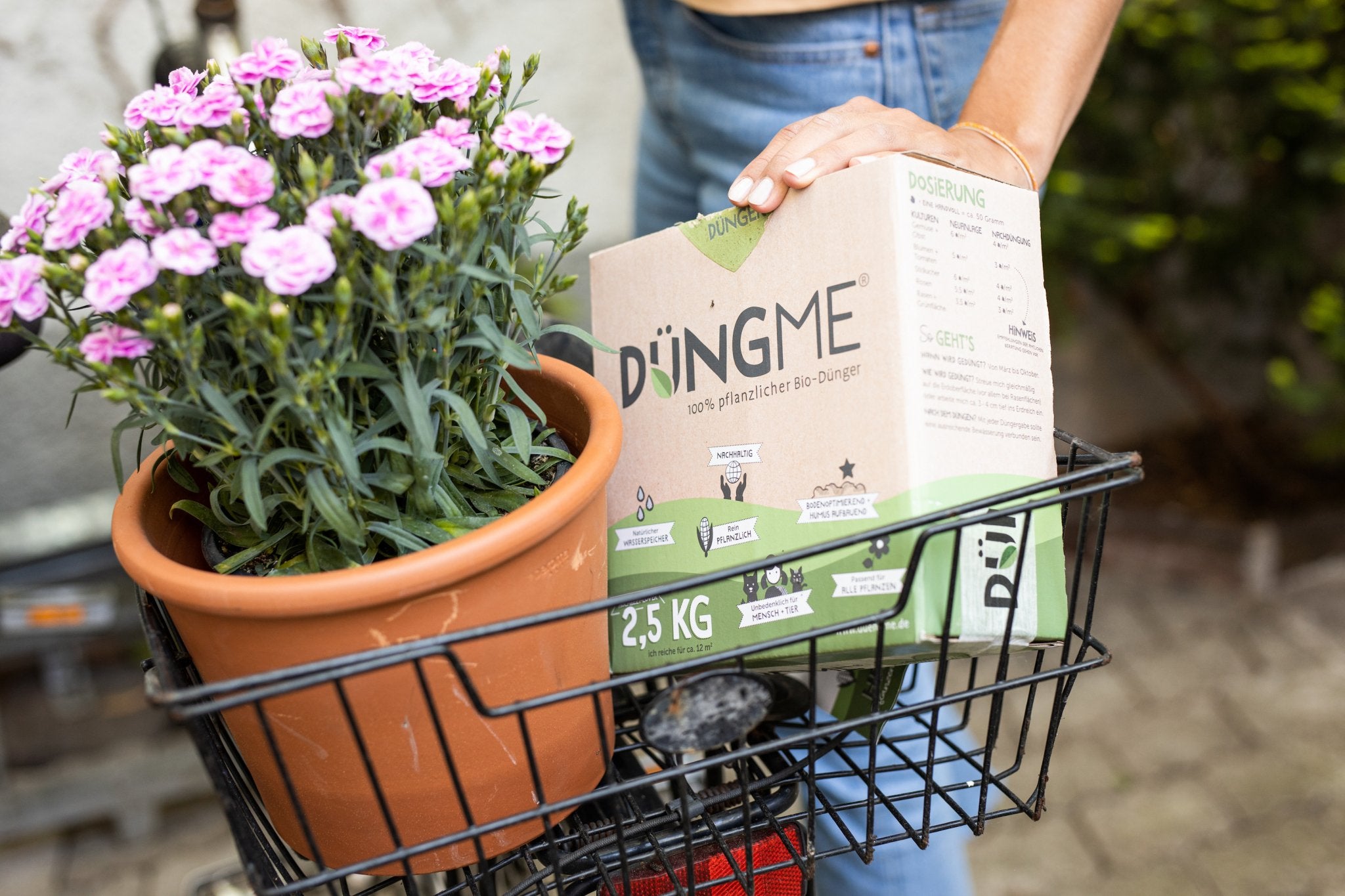 DüngMe Bio-Universaldünger: Organischer, rein pflanzlicher Dünger für jeden Garten.